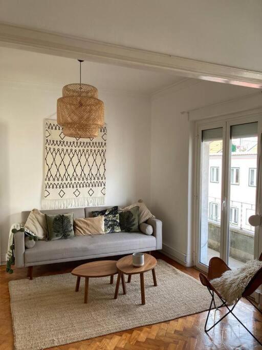 Apartamento Bem Localizado Para Familias & Amigos Apartment Lisbon Bagian luar foto