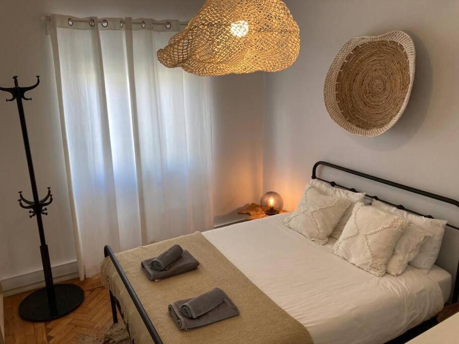 Apartamento Bem Localizado Para Familias & Amigos Apartment Lisbon Bagian luar foto