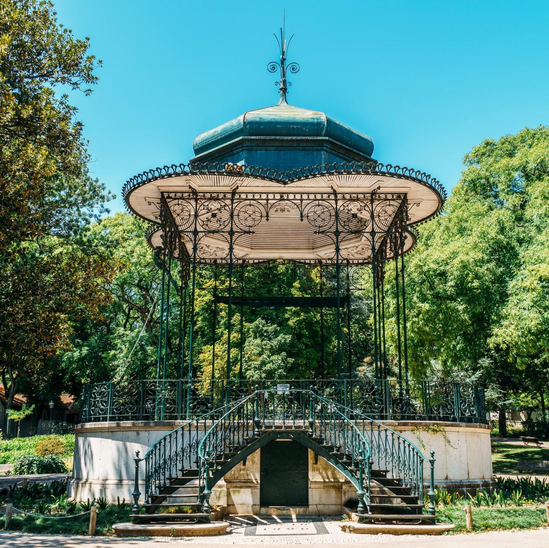 Apartamento Bem Localizado Para Familias & Amigos Apartment Lisbon Bagian luar foto